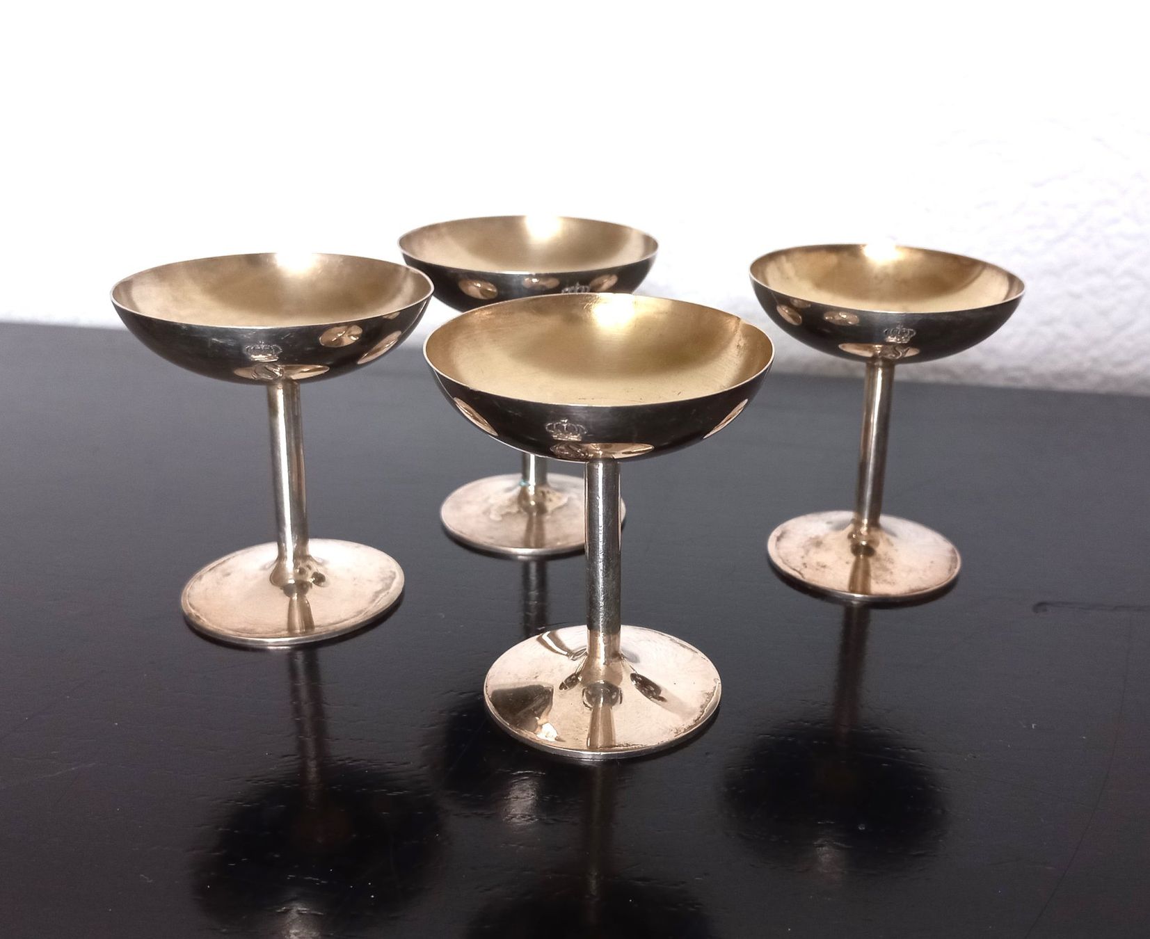Bicchieri: Antike Goblets 4er Set, punziert Godet Berlin /Kaiserkrone – Usato da Bévilard venduto da Orscha