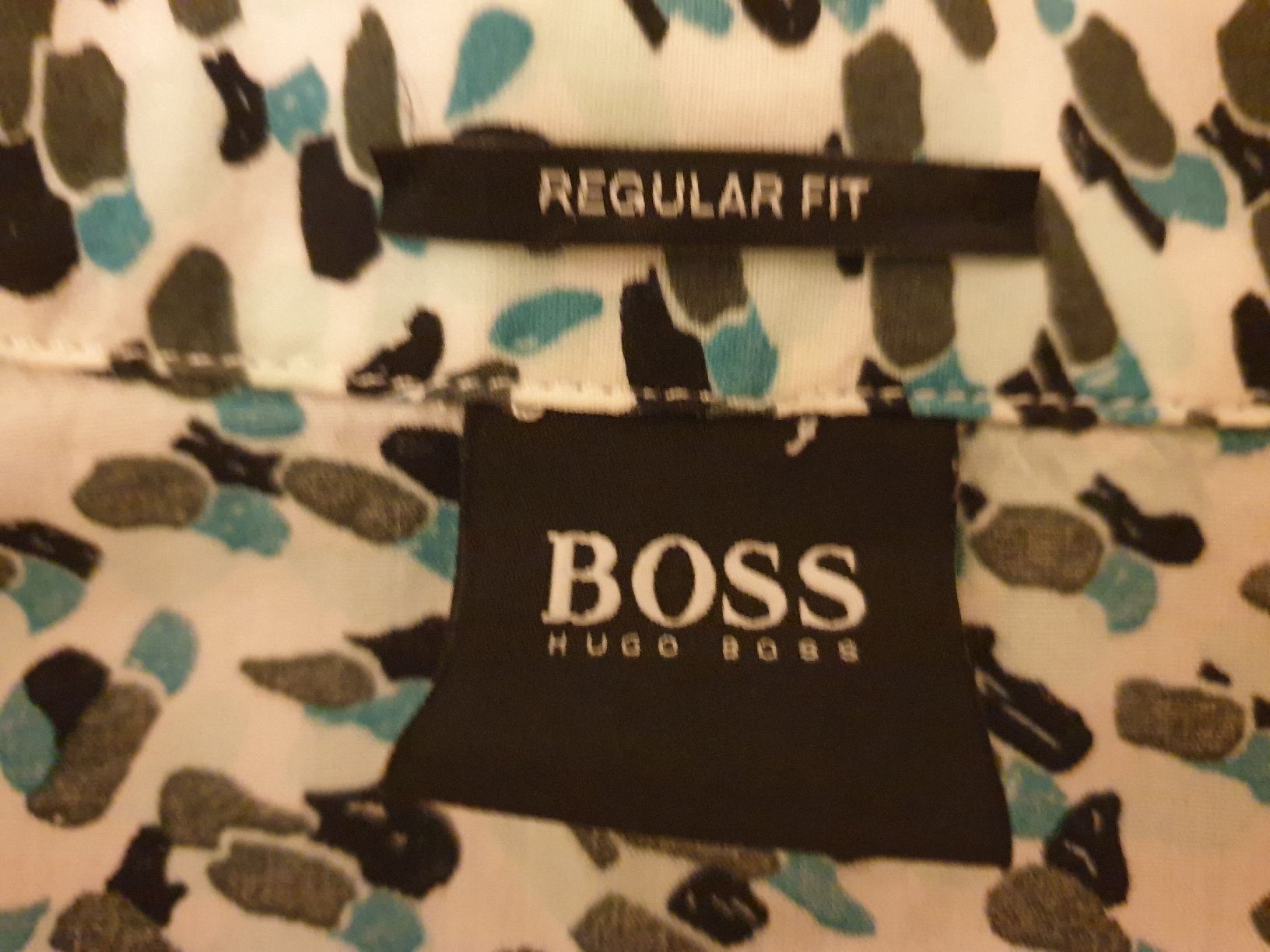 Hugo Boss Chemises: Chemise, M, blanc vert, regular fit, coton, viscose – D'occasion à Neuchâtel par Verenas12 2
