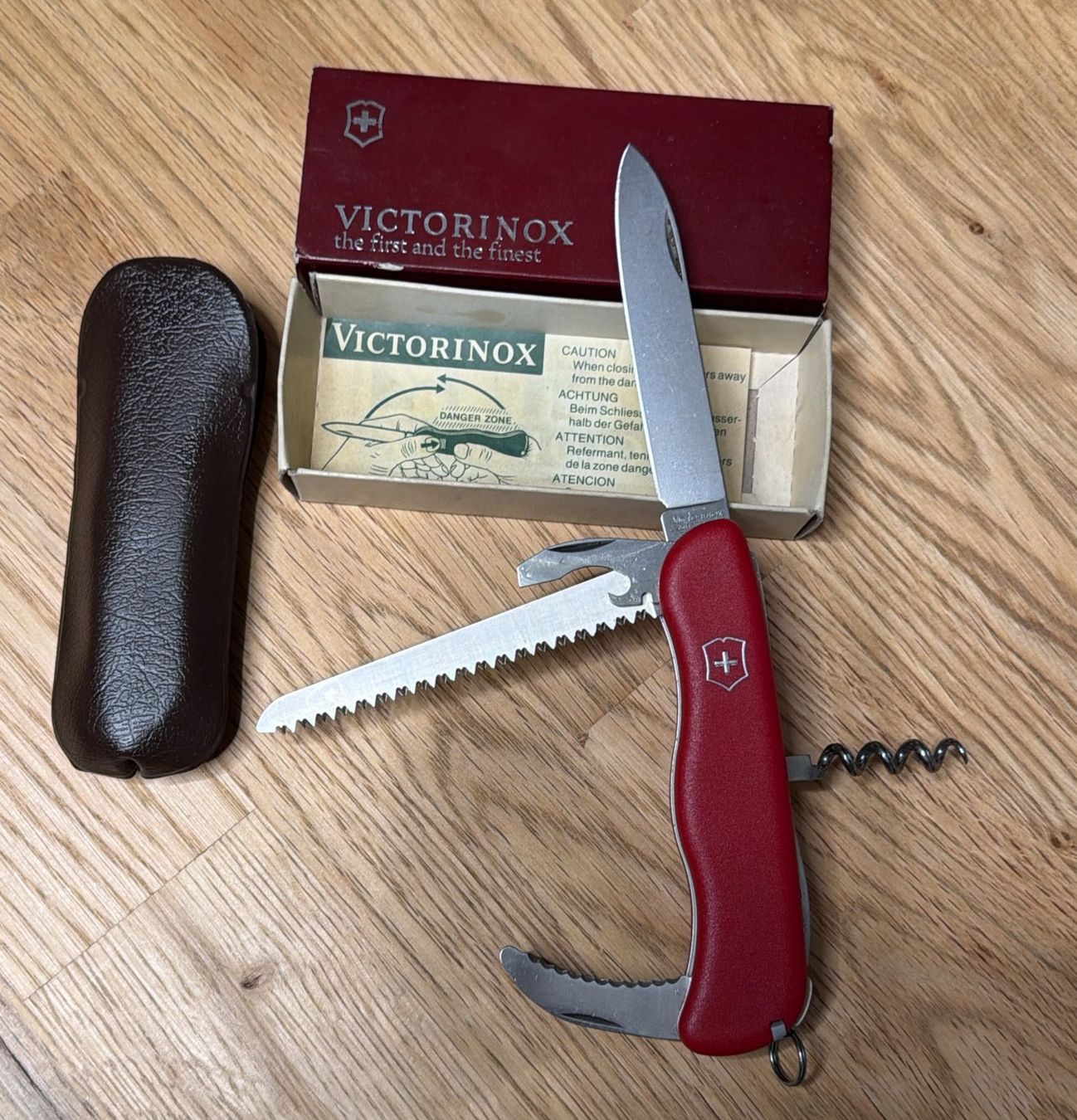 Victorinox Couteaux de poche: VICTORINOX SACKMESSER MIT ETUI – Neuf avec emballage d'origine à Zürich par Frei-Occasionen 2
