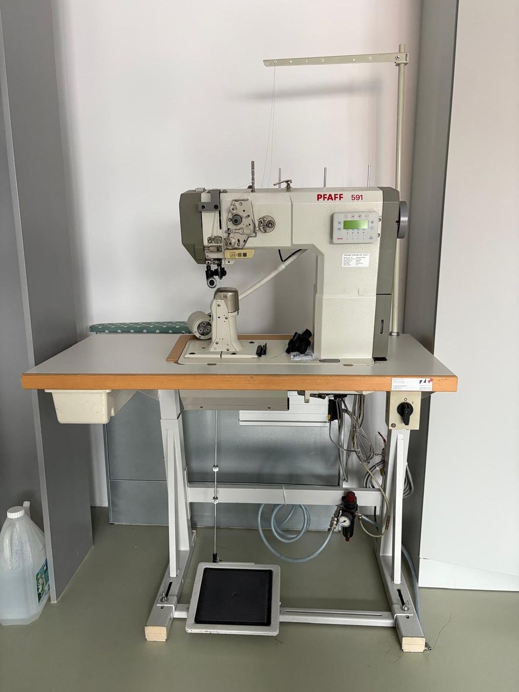 Pfaff Nähmaschinen: PFAFF 591 Nähmaschine – Gebraucht aus Gampel von topper