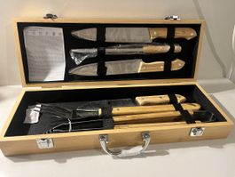 Set completo di utensili da barbecue in bambù e acciaio