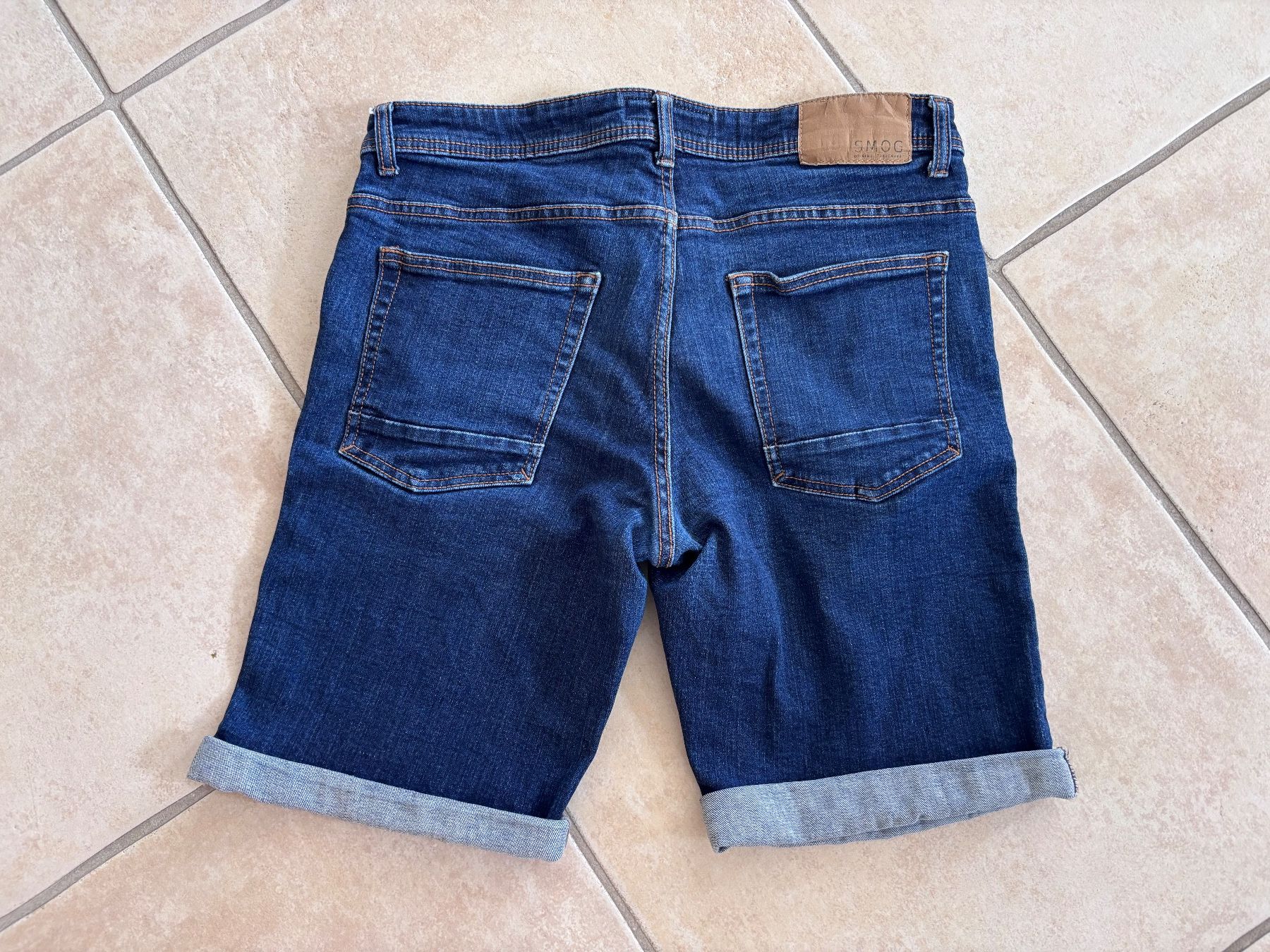 Pantaloni: Jeans Shorts M von SMOG – Usato da Balsthal venduto da Uroby 1