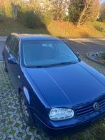 VW Golf Blau