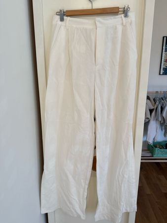 Zara weisse Sommerhose, Gr. M, locker, elegant, neuwertig