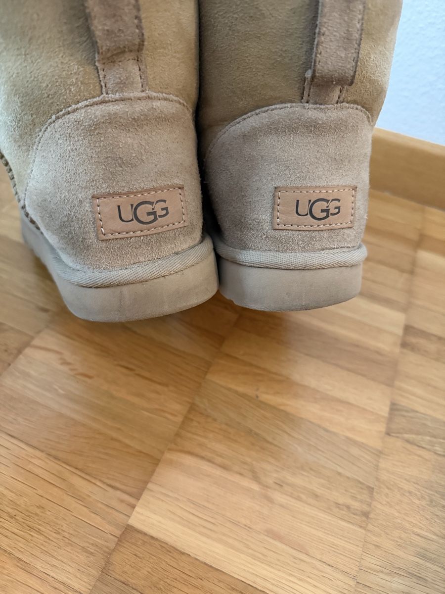 Ugg Scarpe da donna: Winter UGG Boots Braun Gr. 39 - Warm & Gemütlich! – Usato da Jona venduto da Good_luck_ 5