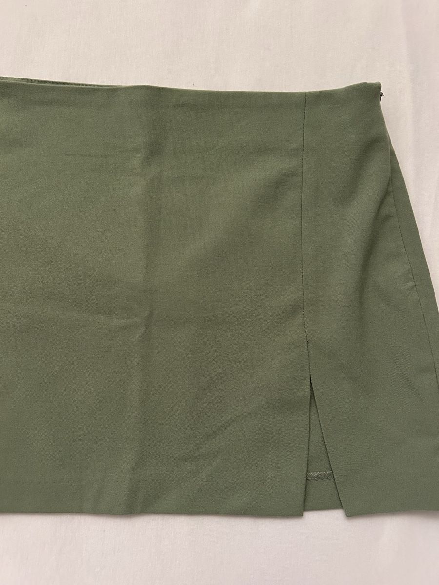 Gonne: Pull&Bear mini skirt with slit. Size M.  – Usato da Ponte Capriasca venduto da noemi.slg 2