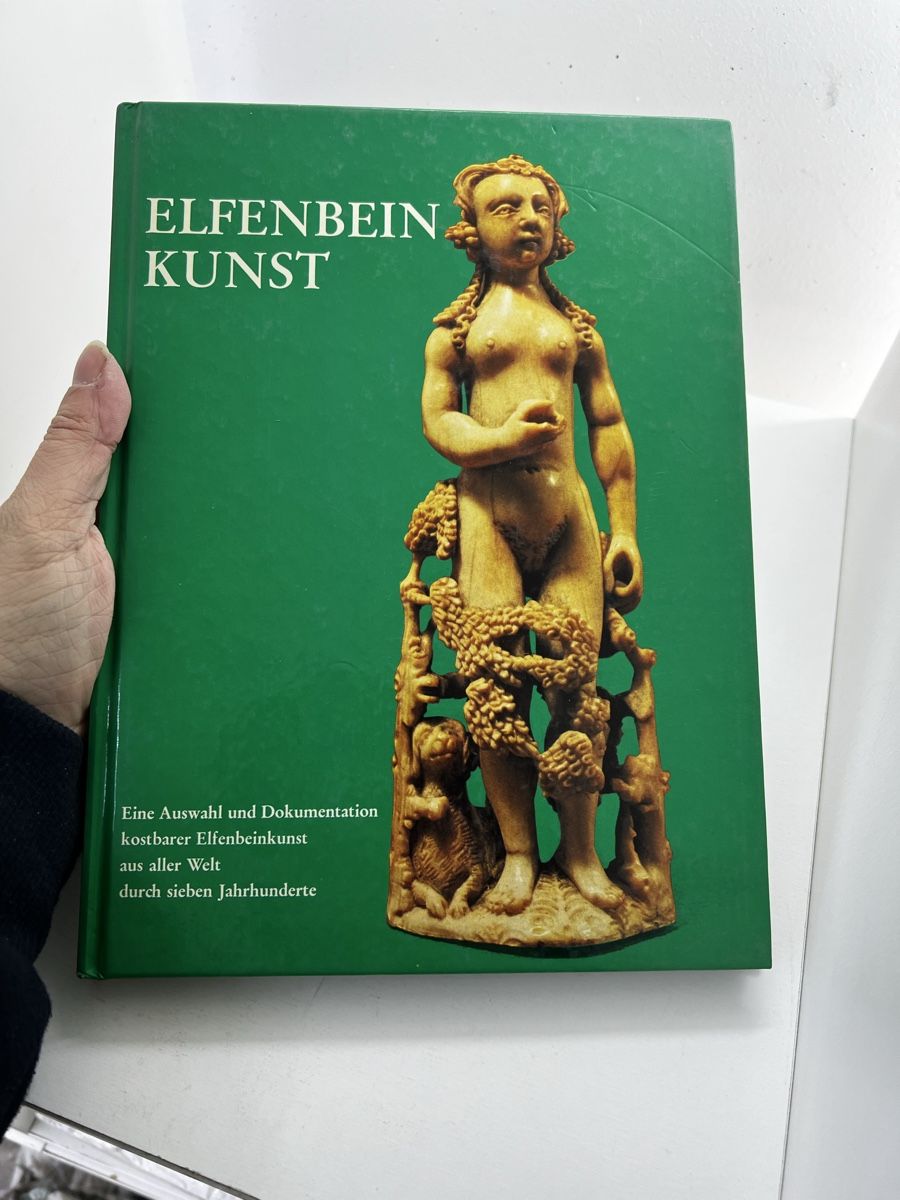 Bücher: Elfenbeinkunst von 1974 – Gebraucht aus Wettingen von NickInc
