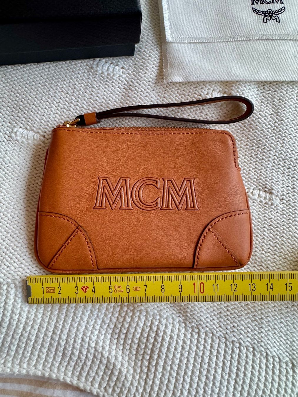 Mcm Borse: NEU: MCM Mini- Pochette, Aren, Braun – Nuovo e nell'imballaggio originale da Zürich venduto da SH_ZHCH 1