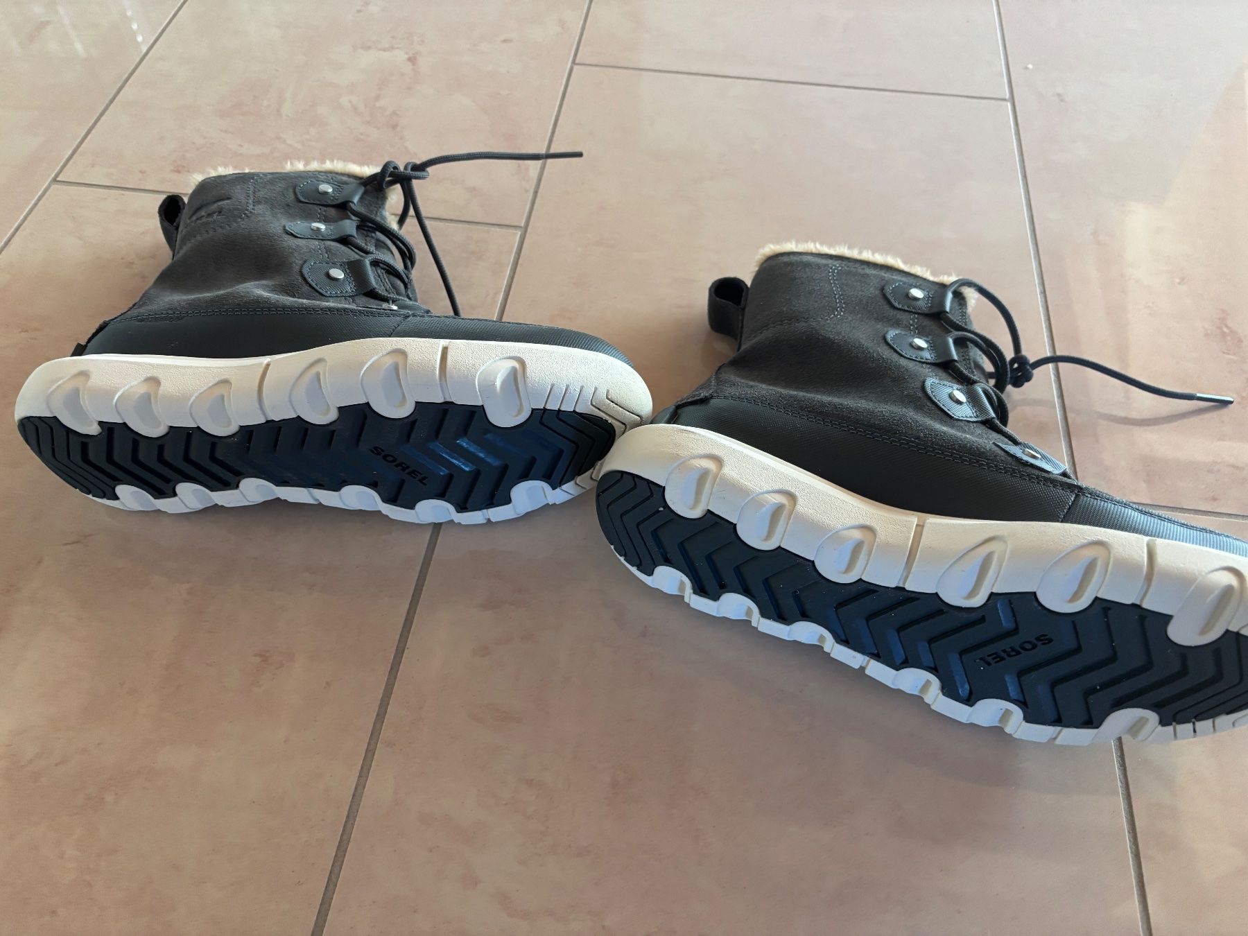 Sorel Damenschuhe: Sorel-Winterschuhe Grösse 39 – Gebraucht aus Wohlenschwil von F.F. 3