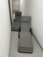 2 Relaxliegen mit Kopfkissen verstellbar guter Zustand