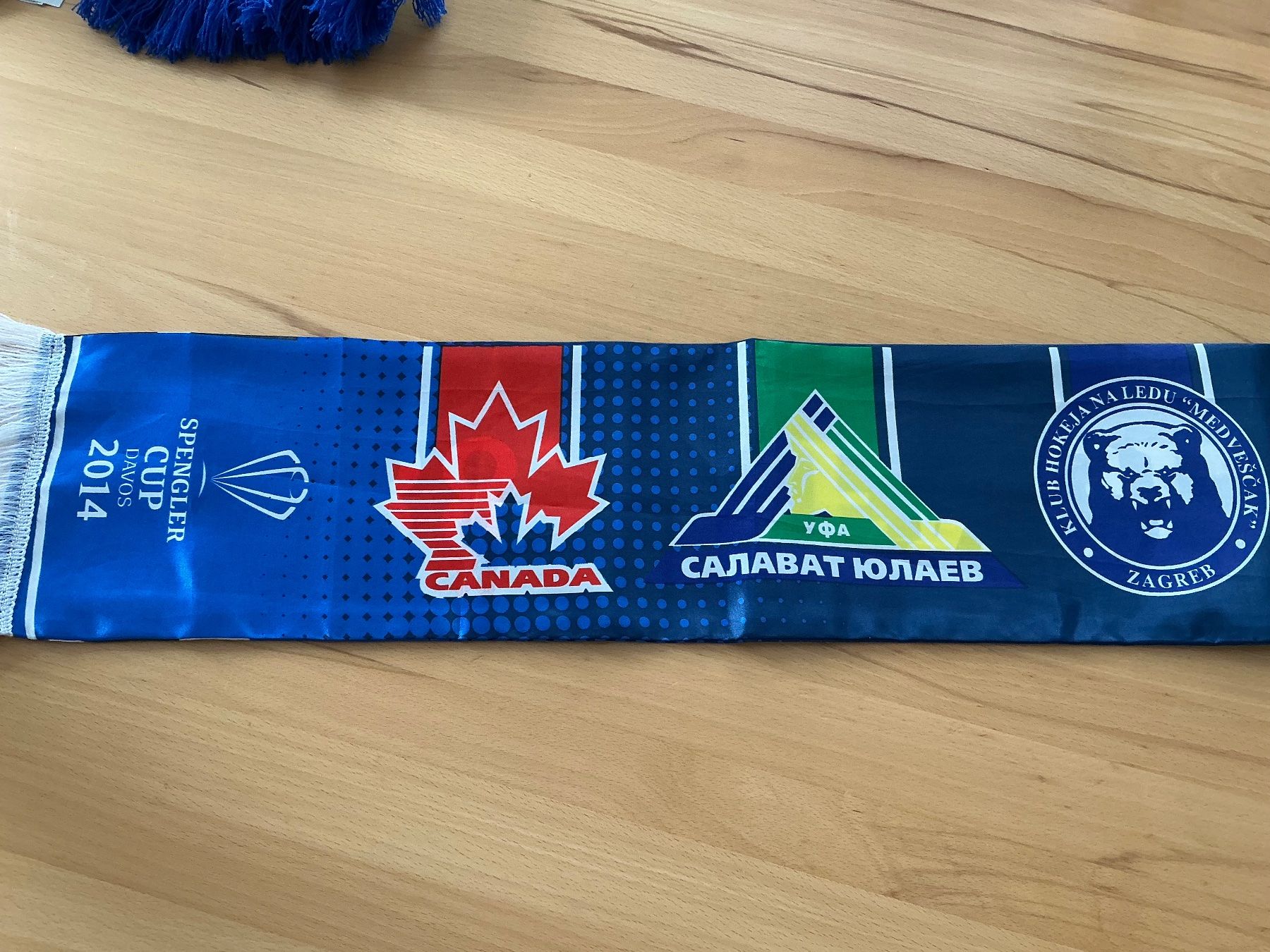 Foulard & Sciarpe: 88. Spengler Cup 2014 Schal – Nuovo (secondo la descrizione) da Dübendorf venduto da Shreck 2