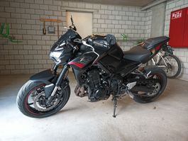 Kawasaki Z900 Schwarz