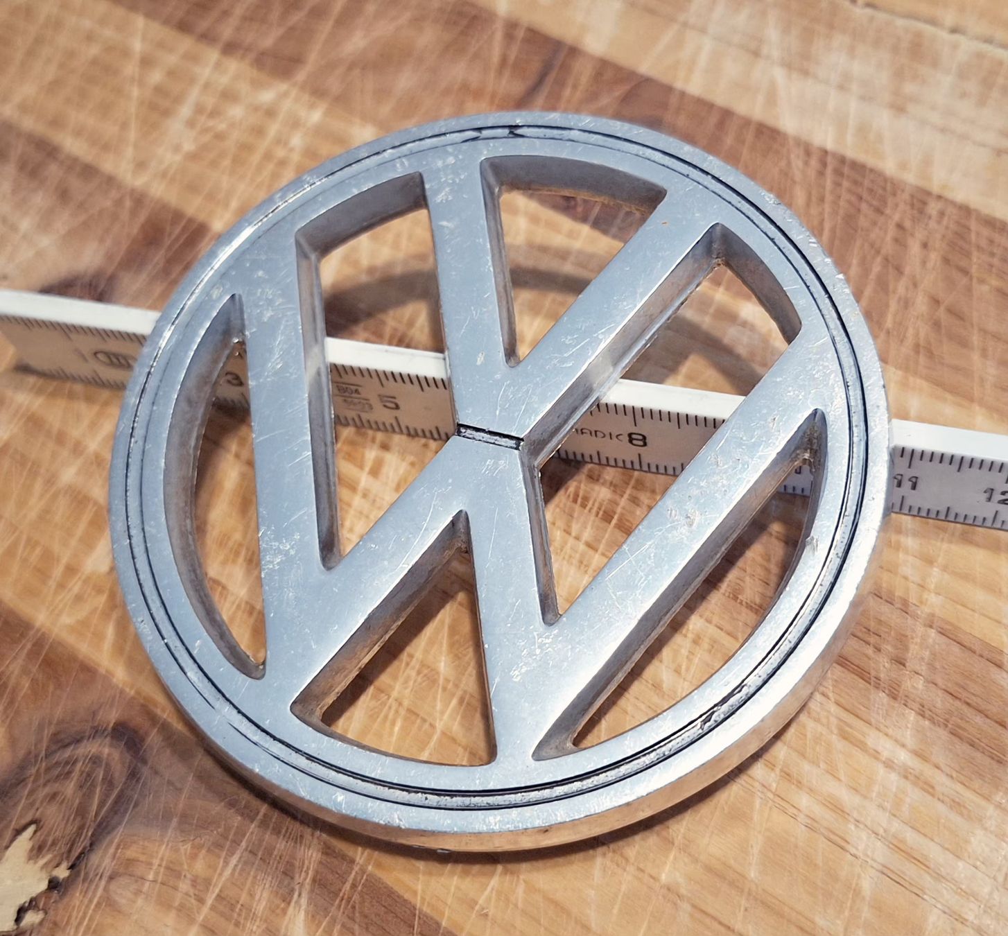 VW Alle Autoersatzteile: VW Käfer Emblem – Gebraucht aus Triesen von BLACKSHEEP75