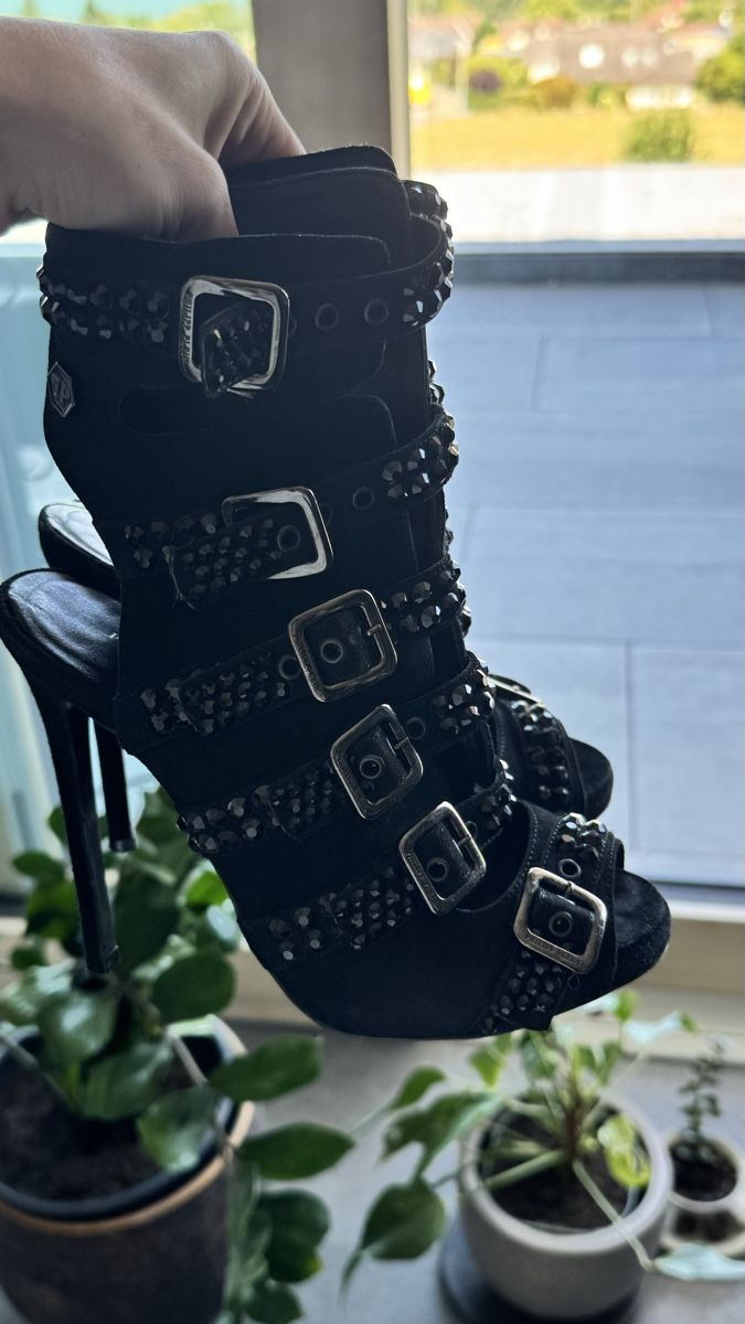Philipp Plein Scarpe da donna: Philipp Plein Sandaletten schwarz  – Usato da Mörigen venduto da TimelessFinds 3