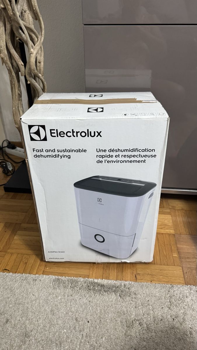 Electrolux Deumidificatori: Electrolux Luftentfeuchter NEW! – Nuovo e nell'imballaggio originale da Zürich venduto da Privat4444