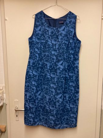 Sommerliches Kleid mit Blazer, Blaues Blumenmuster, Gr 44