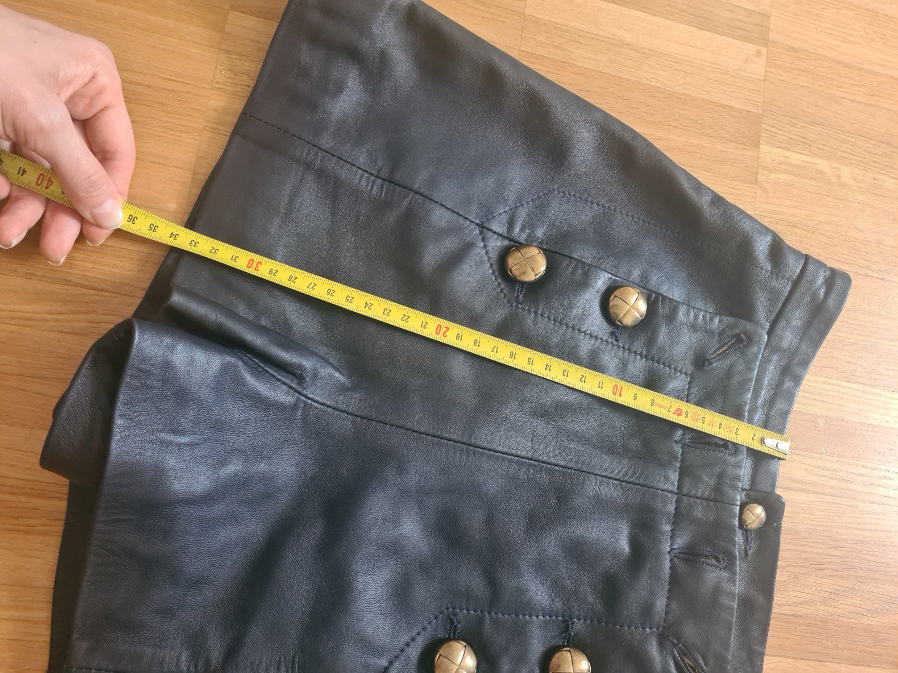Pantaloni: Ledershorts Red Valentino Gr IT 40 – Usato da Kloten venduto da Kri23 9