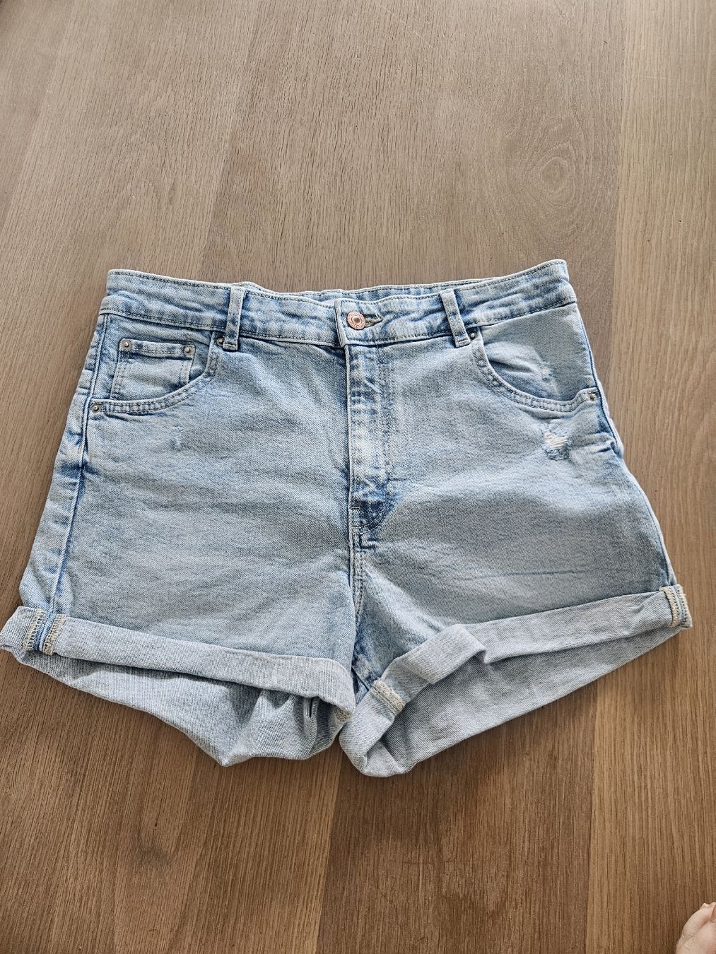 Bershka Pantaloni: Shorts Bershka Grösse 42 hellblau – Usato da Rüschlikon venduto da zzz1234
