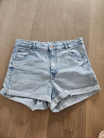 Shorts Bershka Grösse 42 hellblau