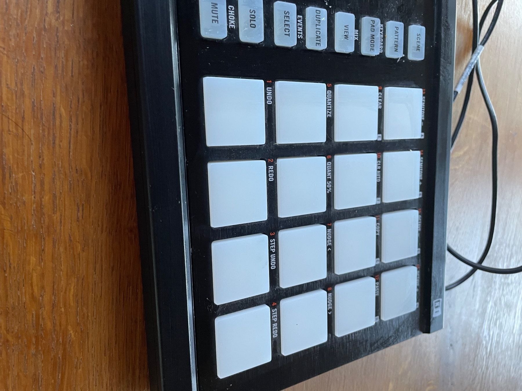 Systèmes de contrôle: Native Instruments Maschine Mikro Controller - wie neu – D'occasion à Aeugstertal par Minamoneter 1