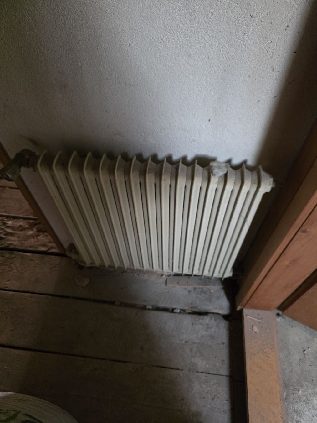 Heizgeräte: Old radiator white 60x60cm used condition – Gebraucht aus Zweisimmen von jun_9mrz