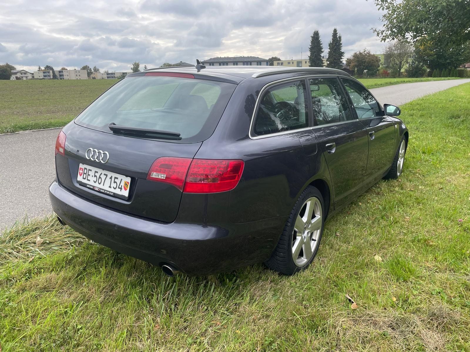 Audi Automobili: AUDI A6 Avant Quattro 3.2 V6 – Usato da Biel/Bienne venduto da erw_h27c 4
