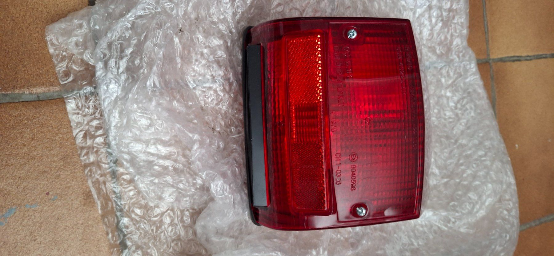 Vespa Toutes les pièces détachées moto: Vespa PX Tail Light – Neuf (Voir description) à Vezia par rob_hz8f 4