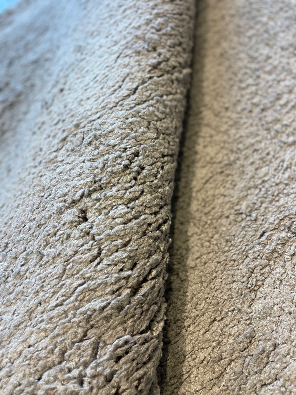 Teppiche: TEPPICH – Neu (gemäss Beschreibung) aus Zürich von NE-0 2