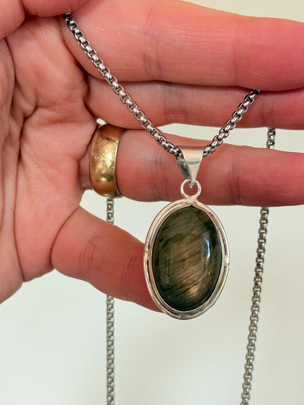 Catenine: Collier vintage avec pendentif labradorite – Nuovo e nell'imballaggio originale da Genève venduto da AGBERG