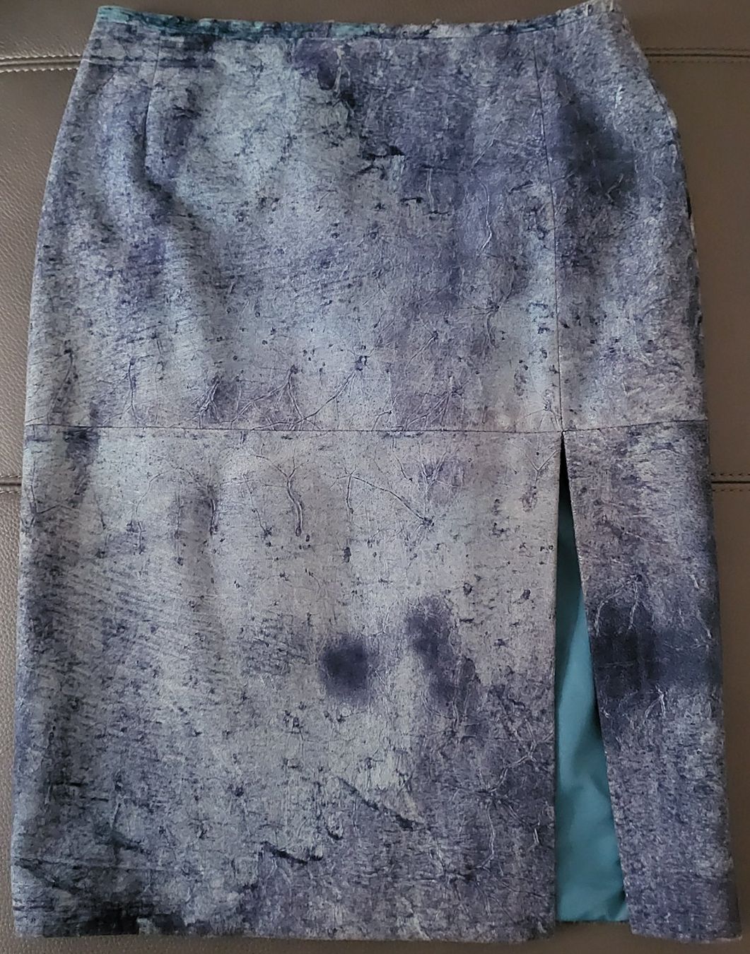 Gonne: Jupe crayon en daim, taille 34. – Usato da Neuchâtel venduto da wikit