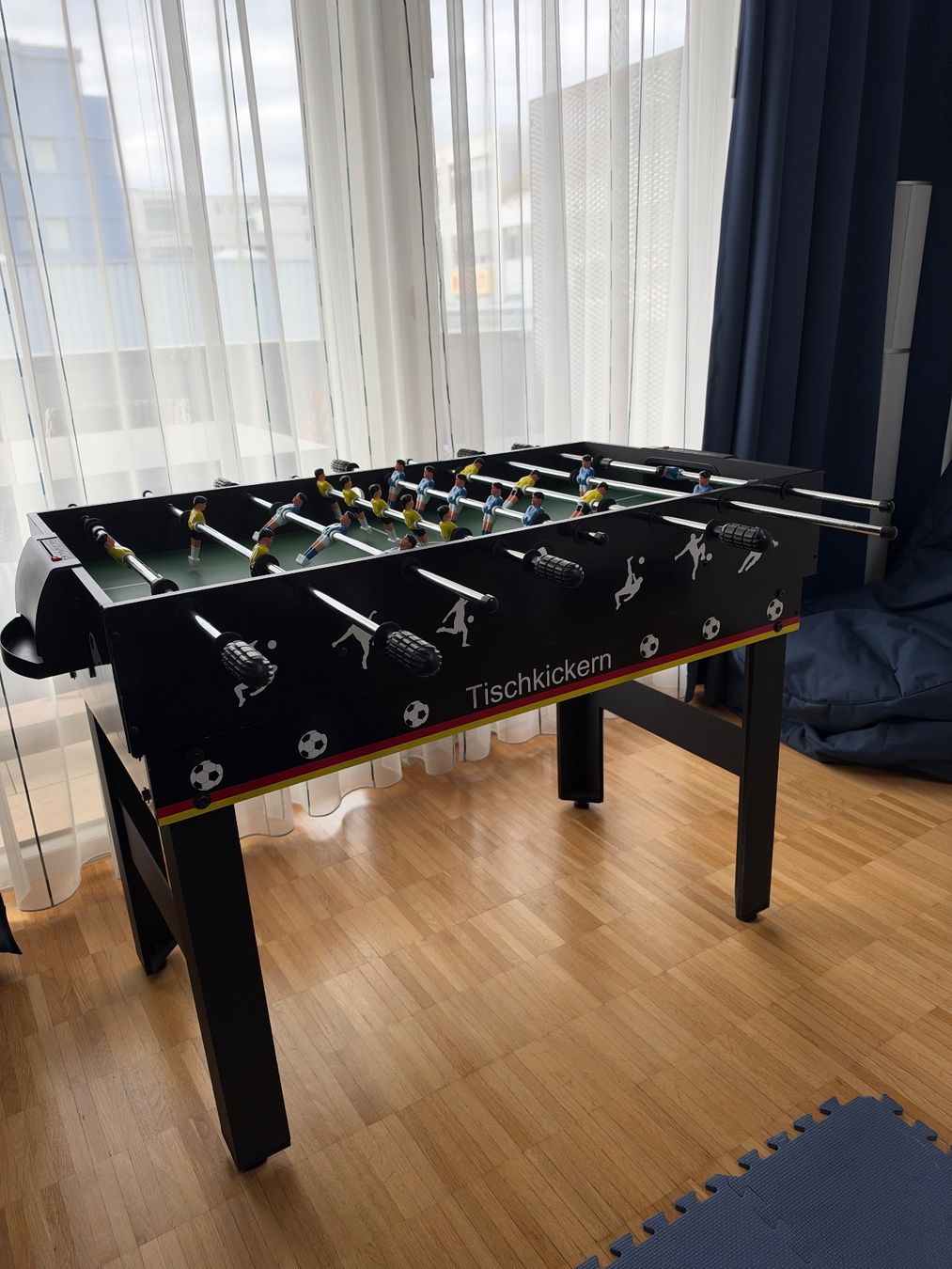 Spiele: Izzy 4-in-1 Multikicker Kickertisch 28kg – Gebraucht aus Wallisellen von Alfredt 1