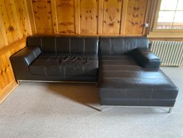 Schönes Kunstledersofa, dunkelbraun in sehr gutem Zustand