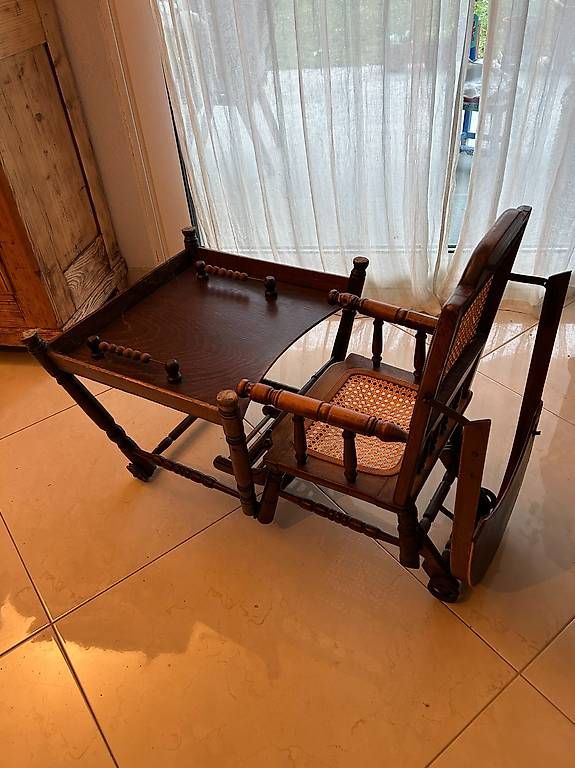Hochstühle: Chaise d'enfant – Gebraucht aus Areuse von bvo_kds8 1