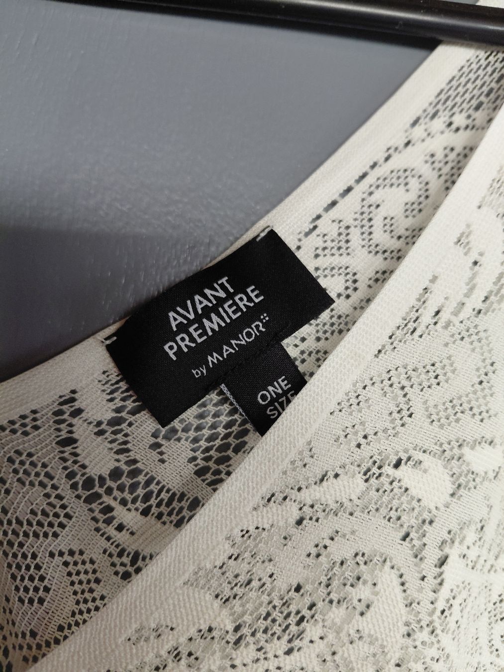 Avant Premiere Robes: AVANT première..Manor – Neuf avec emballage d'origine à Veyras par yonel78 1