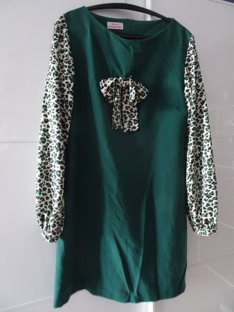 Minikleid grün mit Leomuster (Divina Providencia), 40
