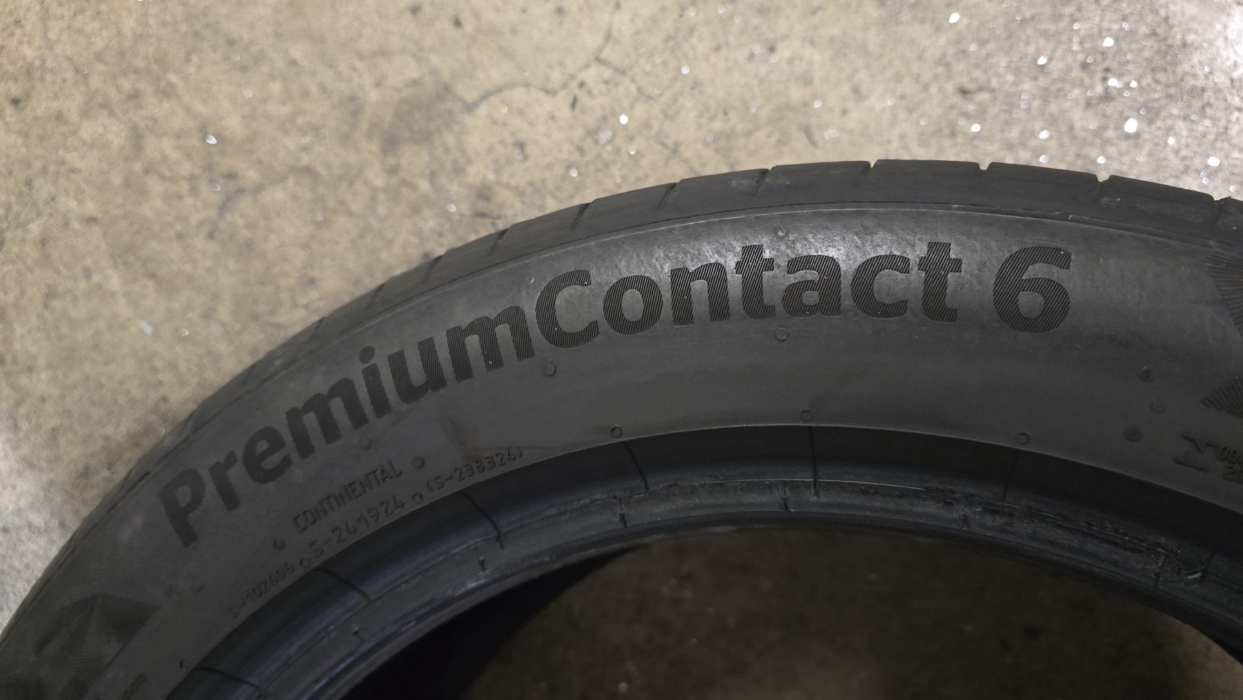 Continental Pneus & Kompletträder: 2 Stück 215/50R17 95Y 215 50 17 – Gebraucht aus Rickenbach SZ von Adi_1 7