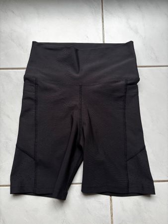 Black biking sports shorts Size M New
