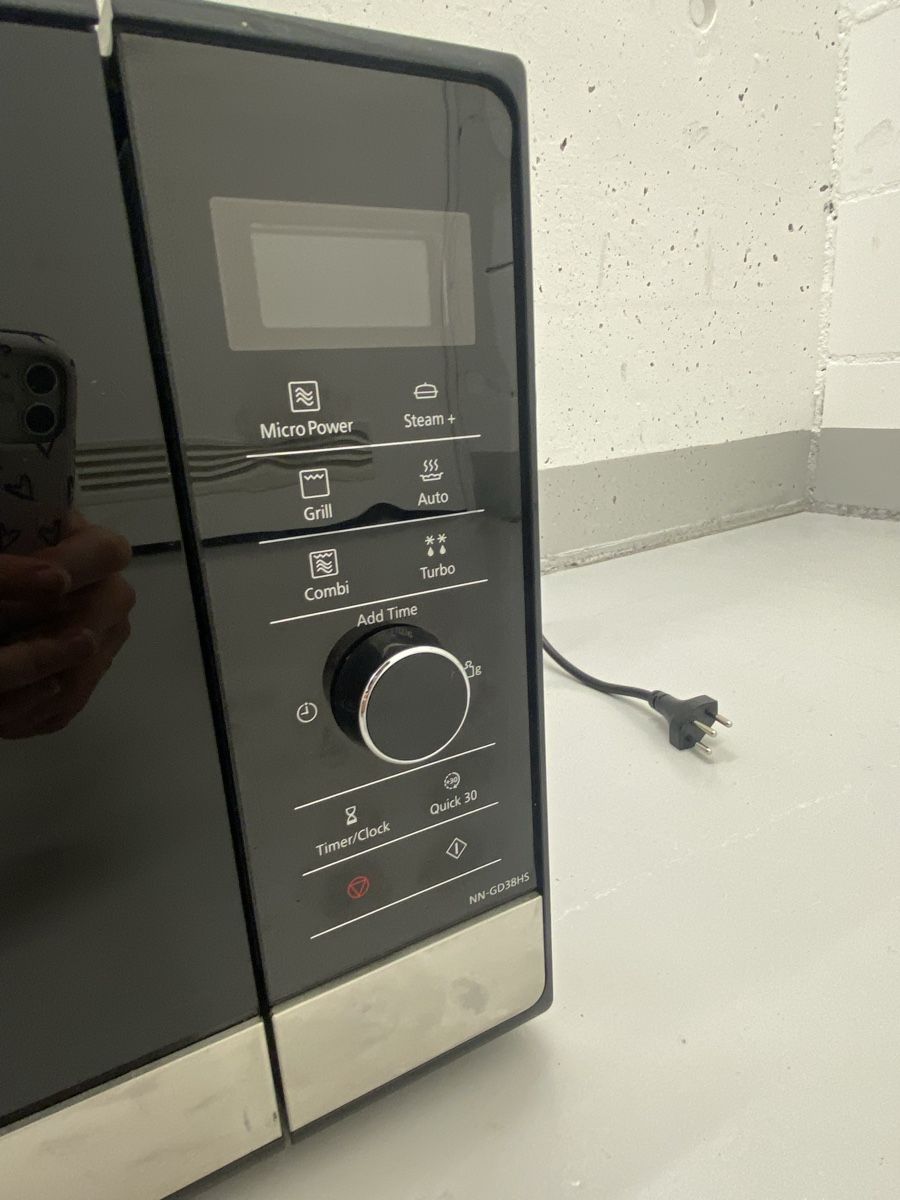 Küchengeräte: Mikrowelle Panasonic – Neu (gemäss Beschreibung) aus Thun von sunny_667 1
