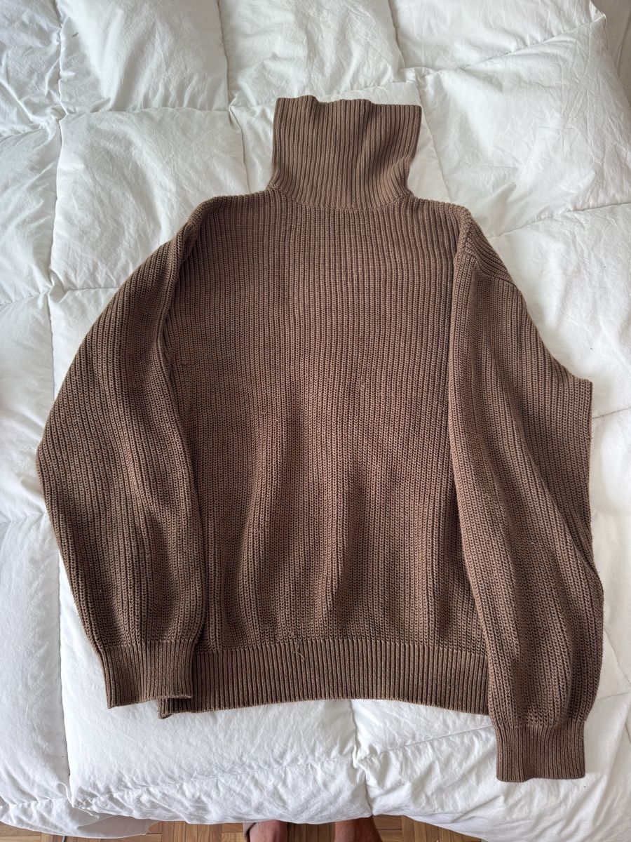 Brandy Melville Maglioni & Felpe: Pull col roulé Brandy Melville marron taille unique bon état – Usato da Genève venduto da lejardindesvetements