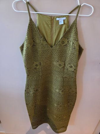 Olivgrünes Sommerkleid von H&M