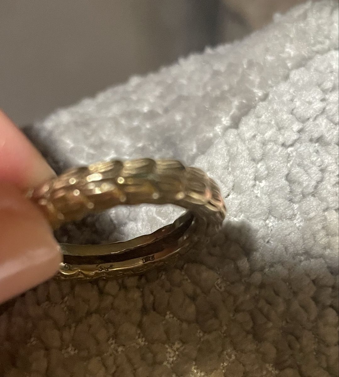 Autres bijoux: Zwei schöne klassische Ringe mit Blattmuster – Neuf (Voir description) à Zürich par Caracol1998 2