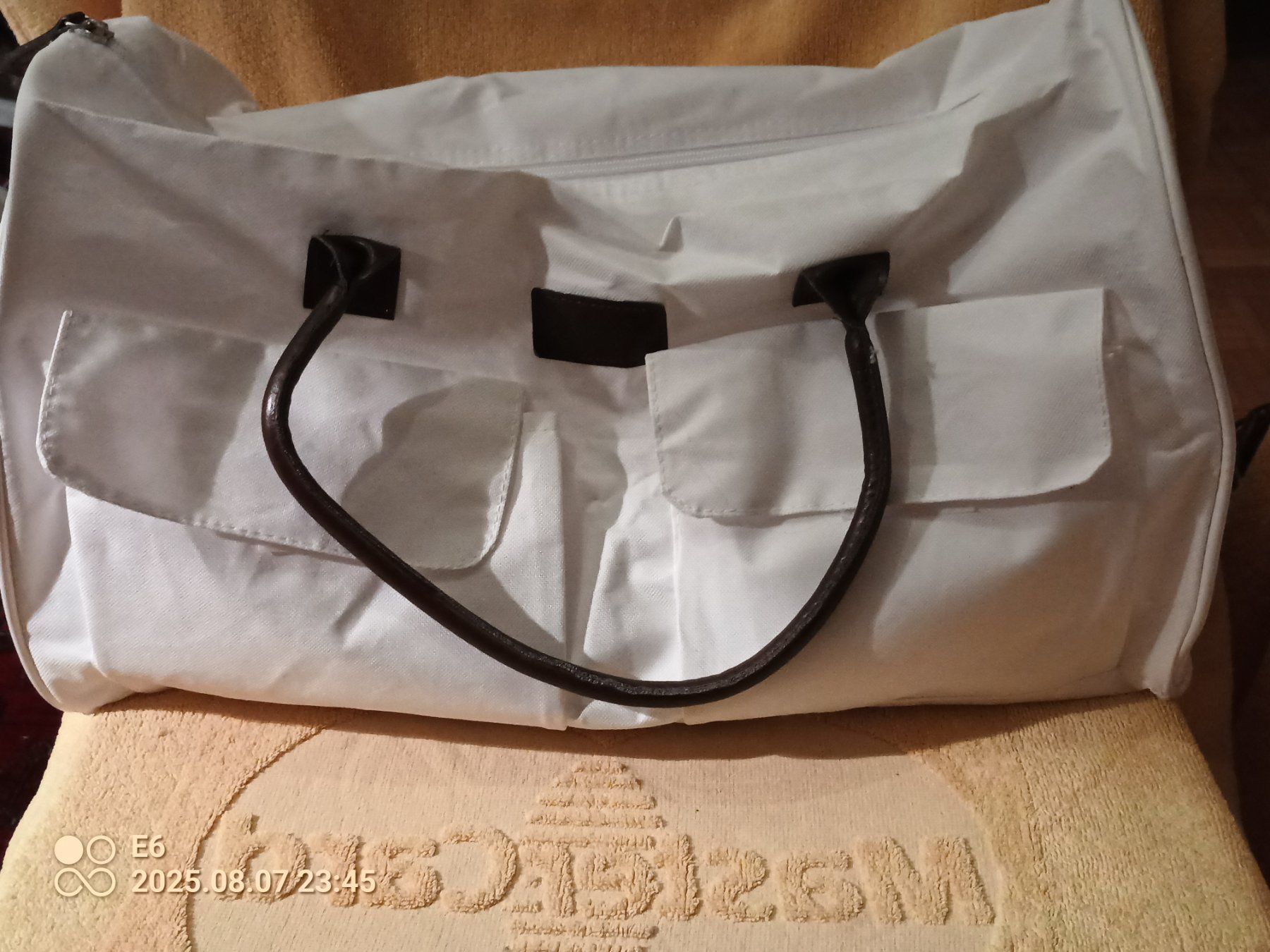 Taschen für Damen: 3 Artikel:Rucksack/Sporttsche/Etui – Neu (gemäss Beschreibung) aus Zürich von Mitzi6 4