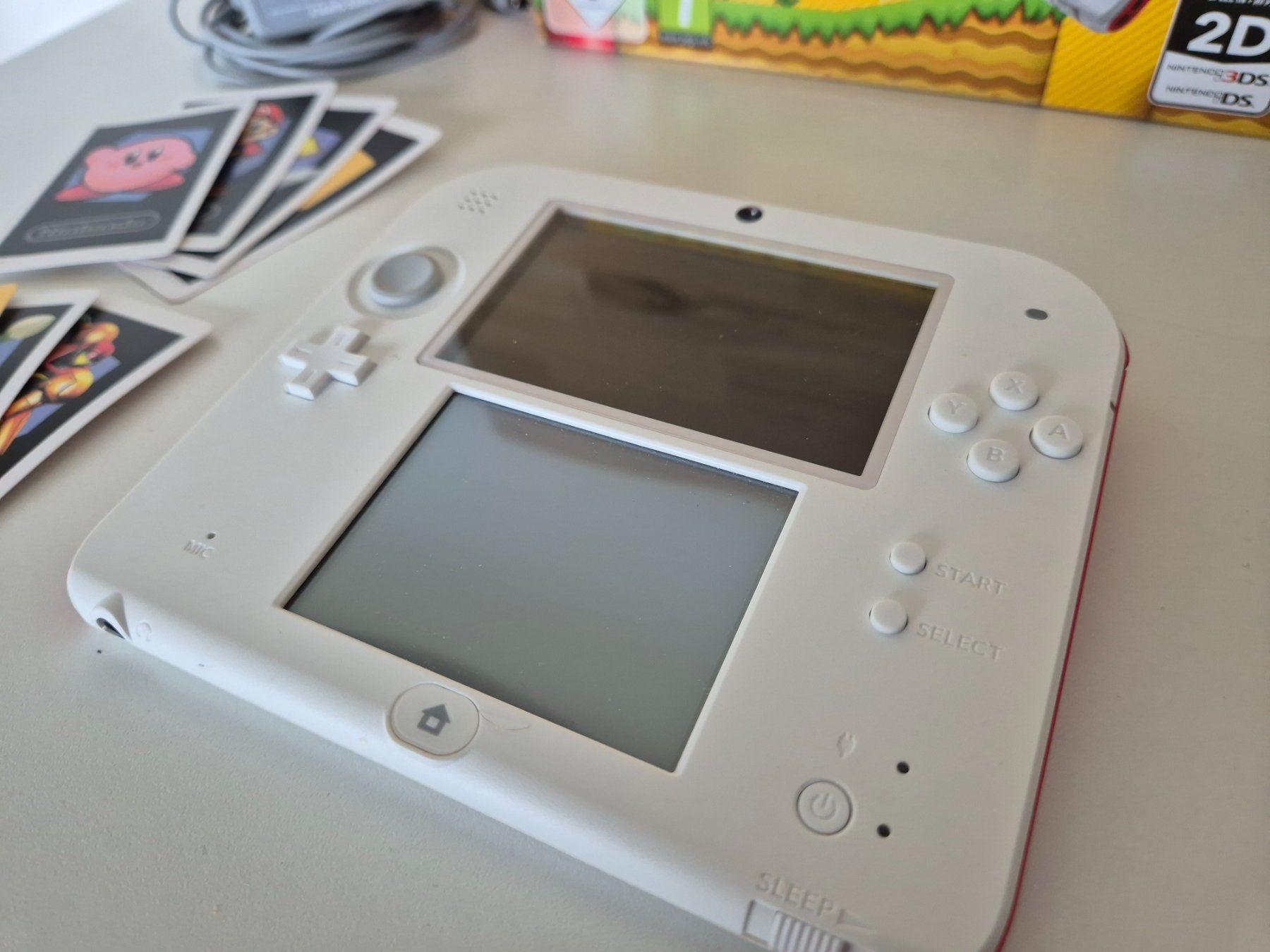 Nintendo Console: Nintendo 2DS Special Edition - Super Mario Bros. 2 Konsole – Nuovo (secondo la descrizione) da Bassersdorf venduto da retrolab 2