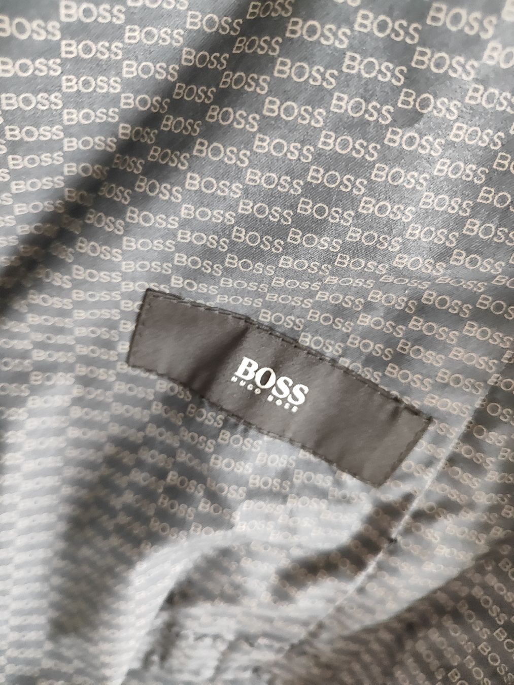Hugo Boss Cappotti: Boss regen Jacke gr 52 – Usato da Langnau am Albis venduto da Judithsebi 3