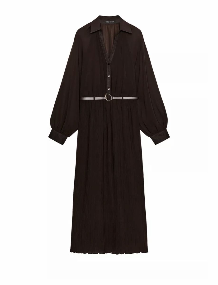 Zara Robes: ZARA MITTELLANGES PLISSEEKLEID MIT GÜRTEL – Neuf avec emballage d'origine à Winterthur par Violeta_l