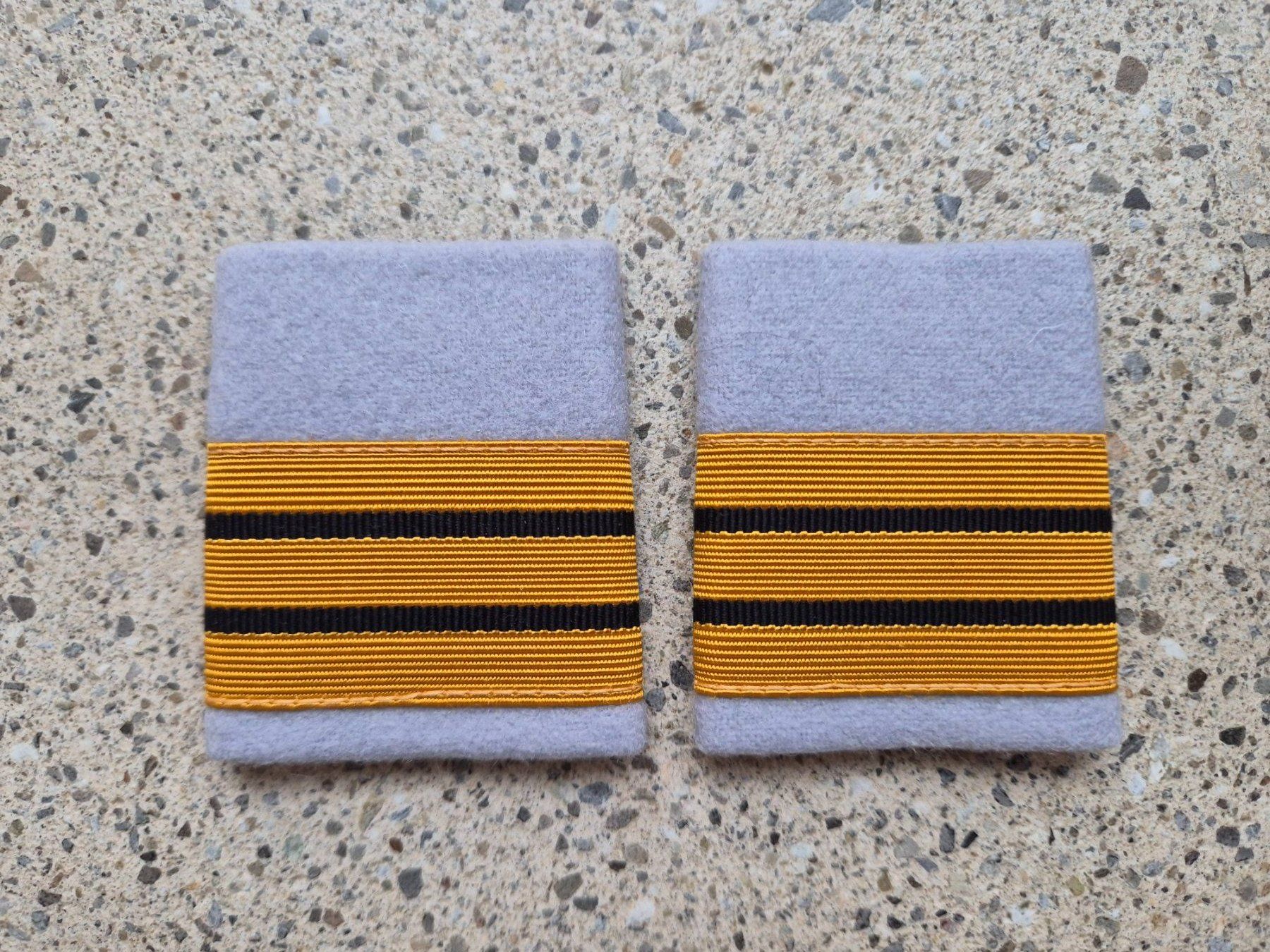 Schweizer Armee Placchette & Badge: Gradabzeichen Patten Set Oberst Übermittlungstruppen – Nuovo e nell'imballaggio originale da Riedholz venduto da fr_sIruP