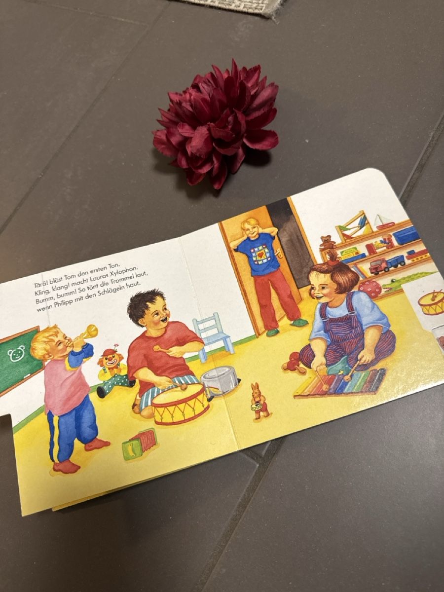 Libri: Kinderbuch Spielen zu Hause – Usato da Zürich venduto da Belisimo 4