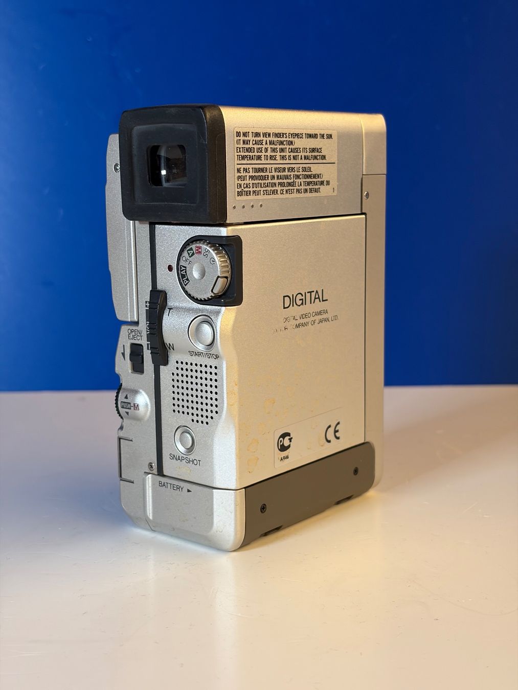 JVC Videocamere: JVC GR-DVX, 1997 – Usato da Chur venduto da irog2021 1