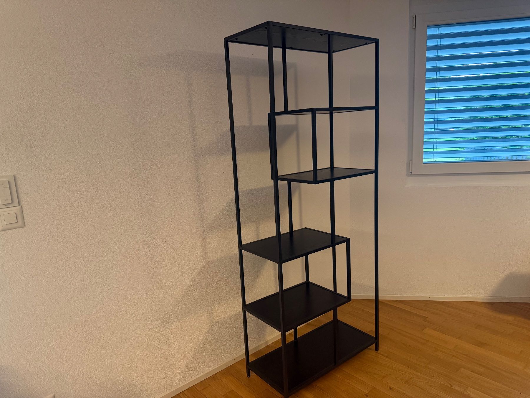 Scaffali: Bücherregal schwarz modern – Usato da Hendschiken venduto da emstan 3
