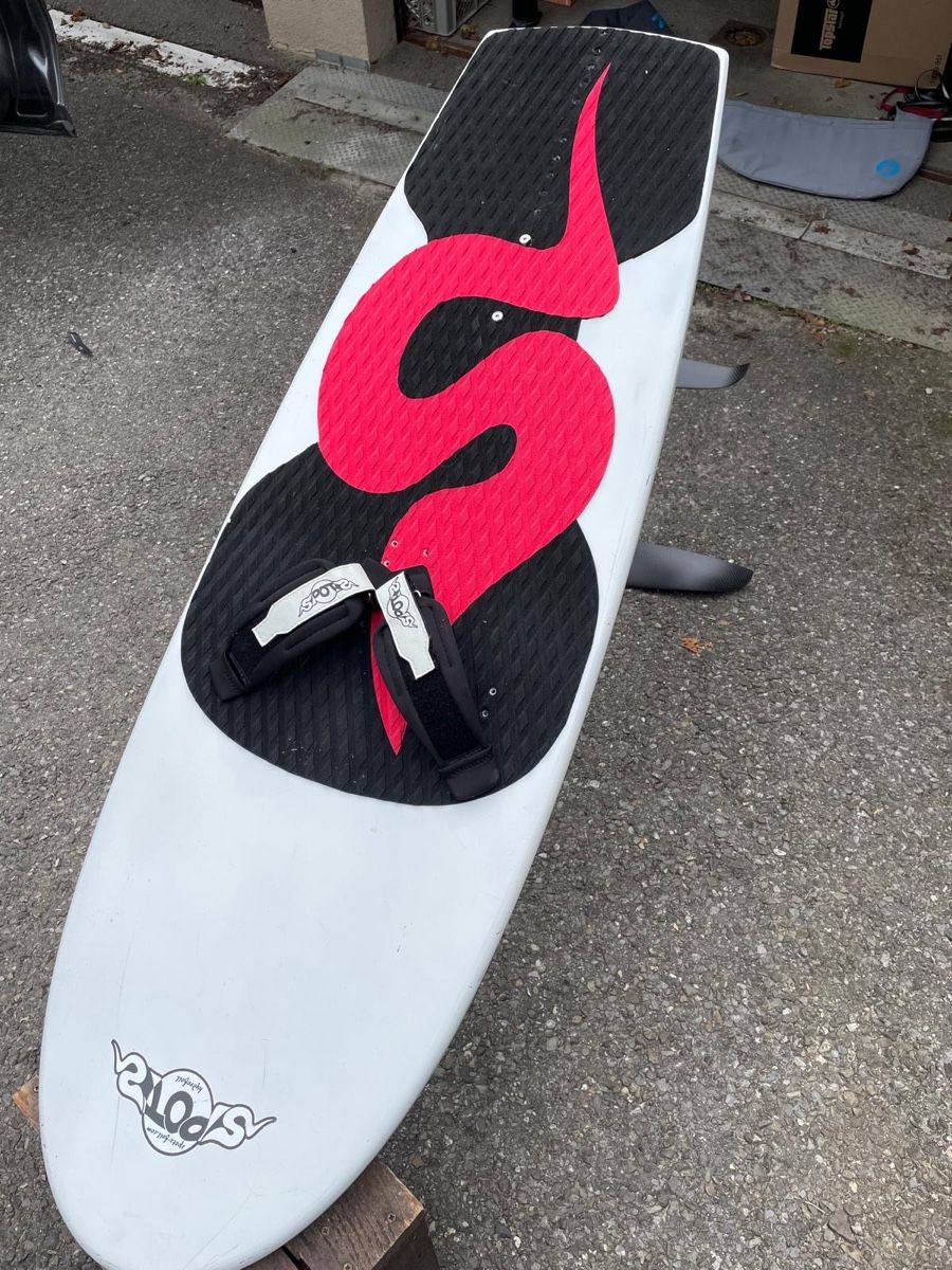 Kite: Kite Board und Mast – Gebraucht aus Grosshöchstetten von Tobias.David